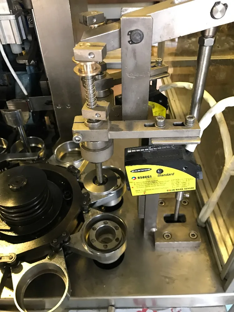 Three Color Toothpaste Tube Filling and Sealing Machine