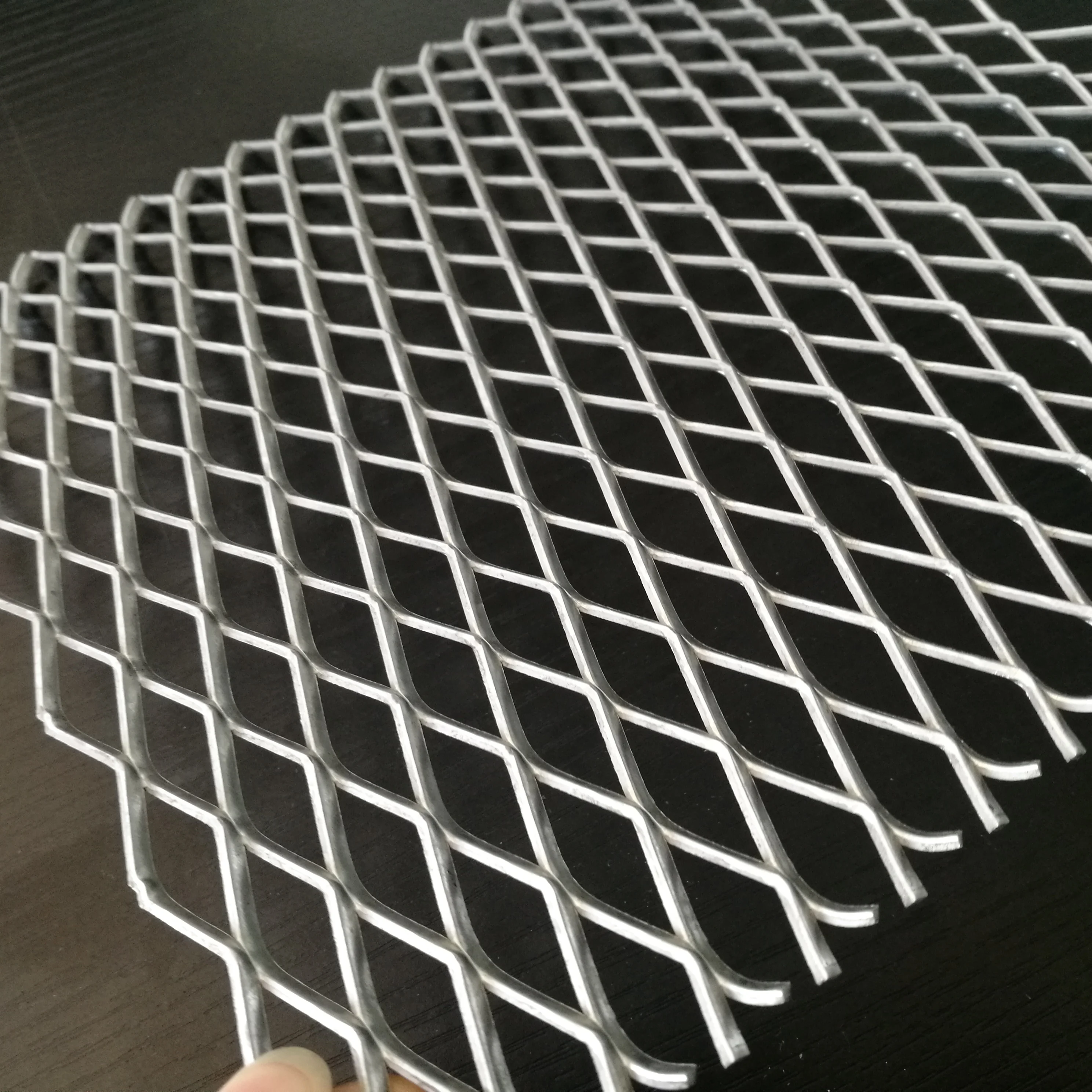 wire mesh thickness