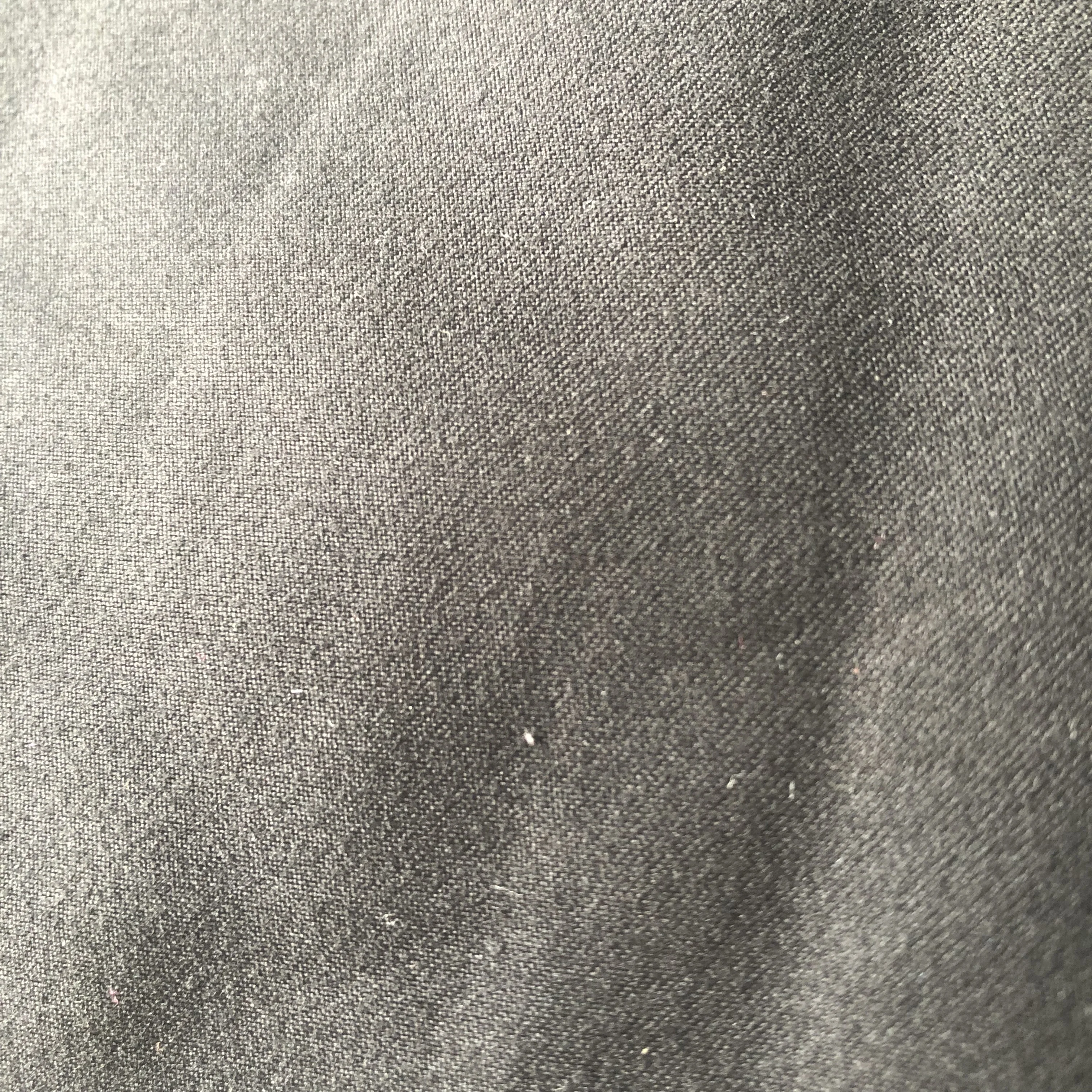 Veľkoobchodná broskyňová koža na šortky zo 100% polyesterovej saténovej tkaniny z mikrovlákna