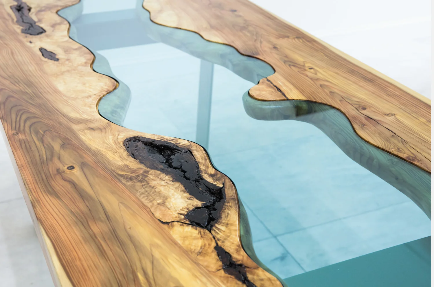 Crystal Clear Table Top Epoxy Resin