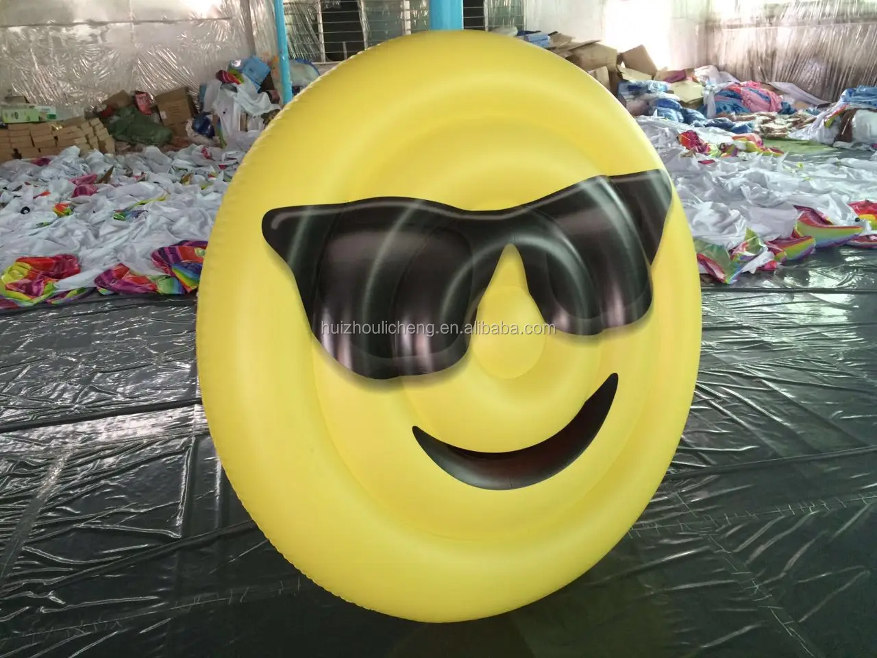 Hot Sale  Inflatable Smile Float Pool Smile Face Adult Plastic Swimming Pool Outdoor Personalized Water Play Kids