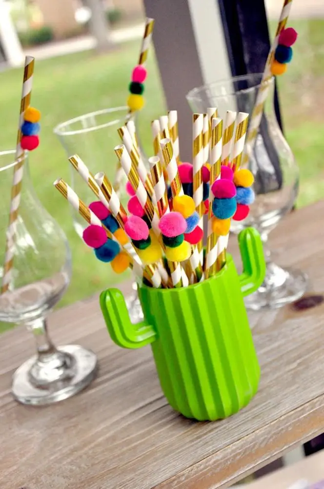 Celebration Straws – Pom Poms & Prosecco