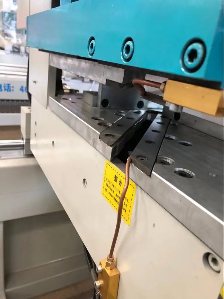 Цветной бесшовный сварочный аппарат из ПВХ с 2 головками для окон из ПВХ