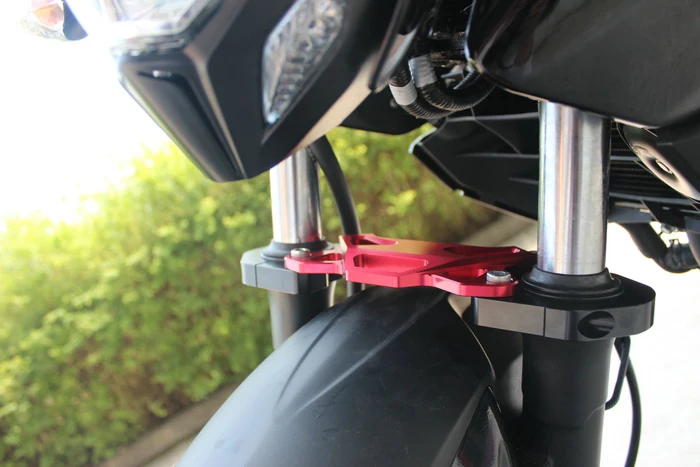 Custom Front Motorcycle Fork Brace for Pulsar