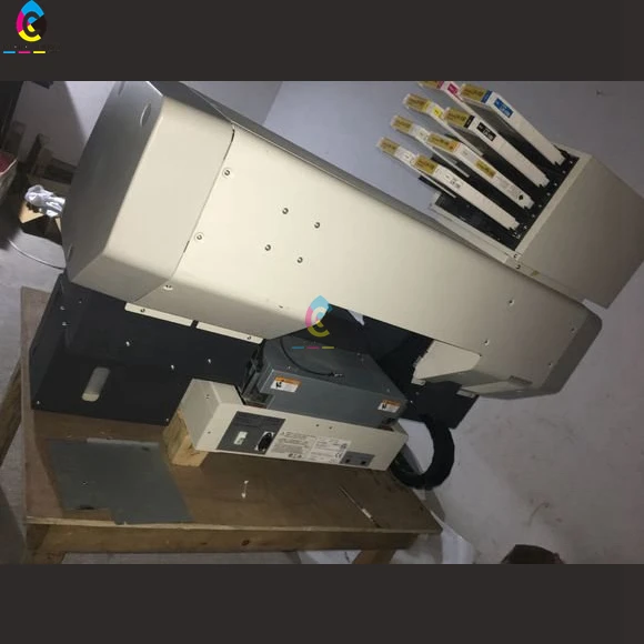 
 Используется высокая скорость MIMAKI UCJV300-75 UV LED печати и резки принтер со светодиодными УФ изгибаемыми чернилами  