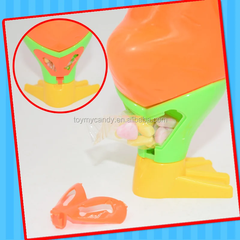 New Products Cheap Candy Toys Plastic Easter Chick Duck Toy with Candy Plastic Easter Toy for Kids