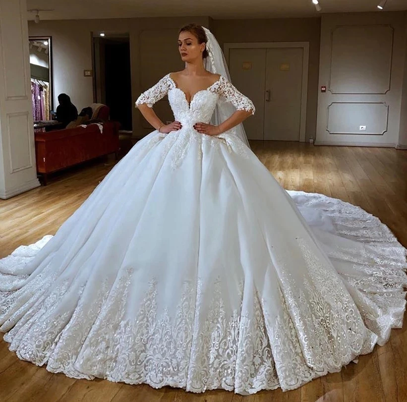 Wholesale Lace Applique Wedding Dress,1 Piece