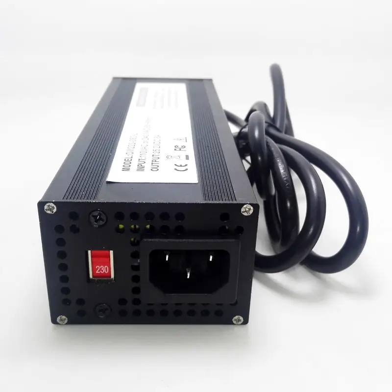 全自动智能 12 v 7a 铅酸电池充电器 14.