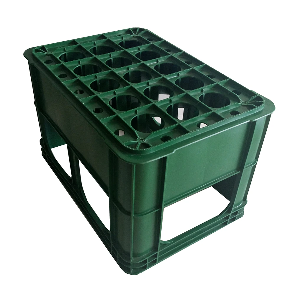 Les Bouteilles En Plastique Et Les Canettes Dans Des Sacs En Plastique Pour Le Recyclage 59313423