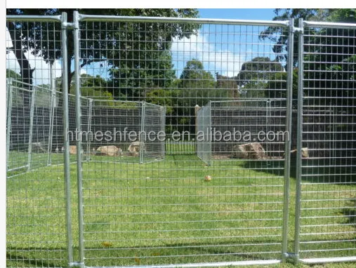 Simple Secure Modular Cage System for Pets Wood and Metal Dog House with Mesh and Iron Wired Triangle Pattern Dog Carrier