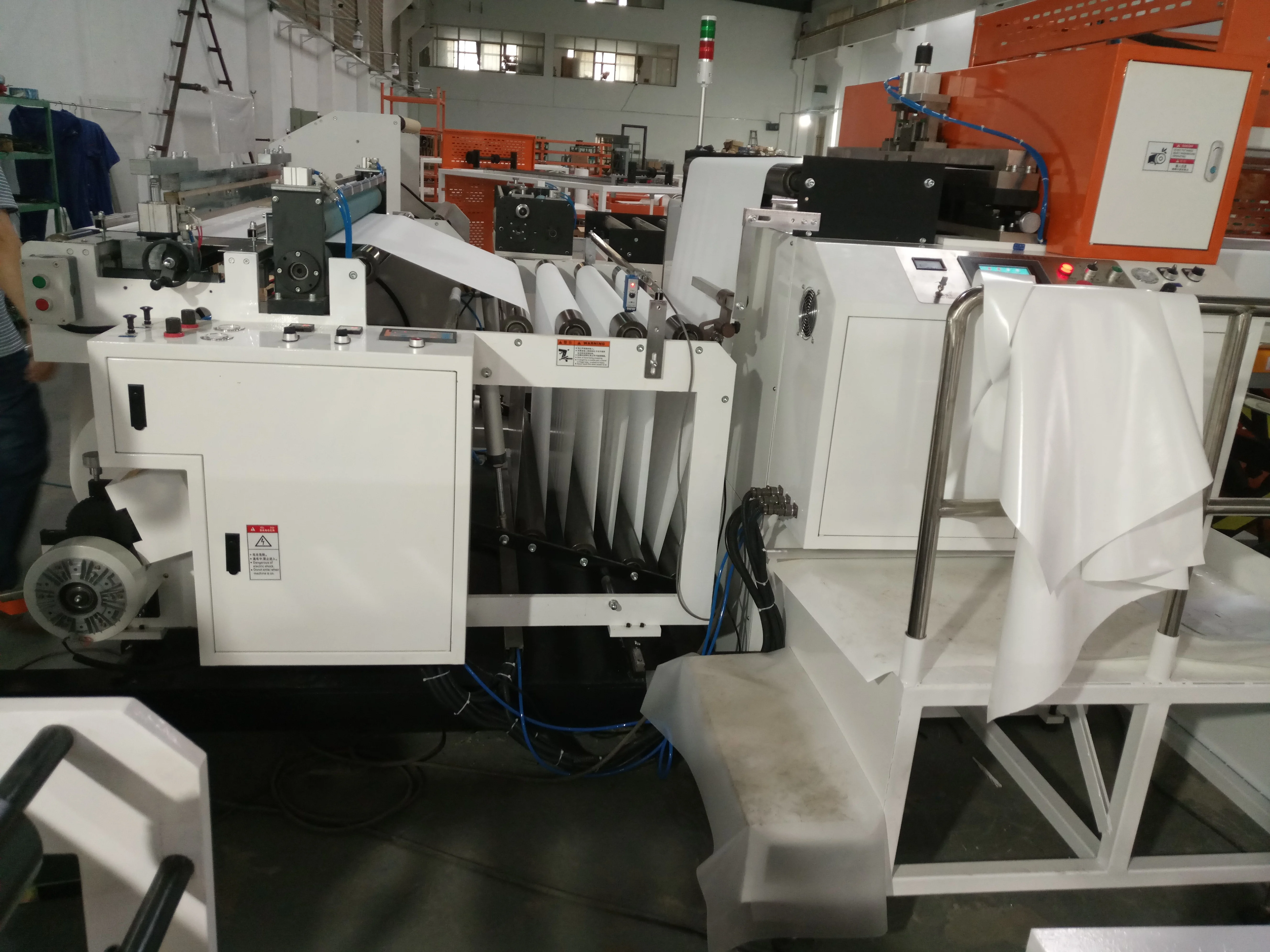Solar Panel Manufacturing Machines Backsheet EVA TPT Roll to Sheet Cutting Machine with Hole Punching