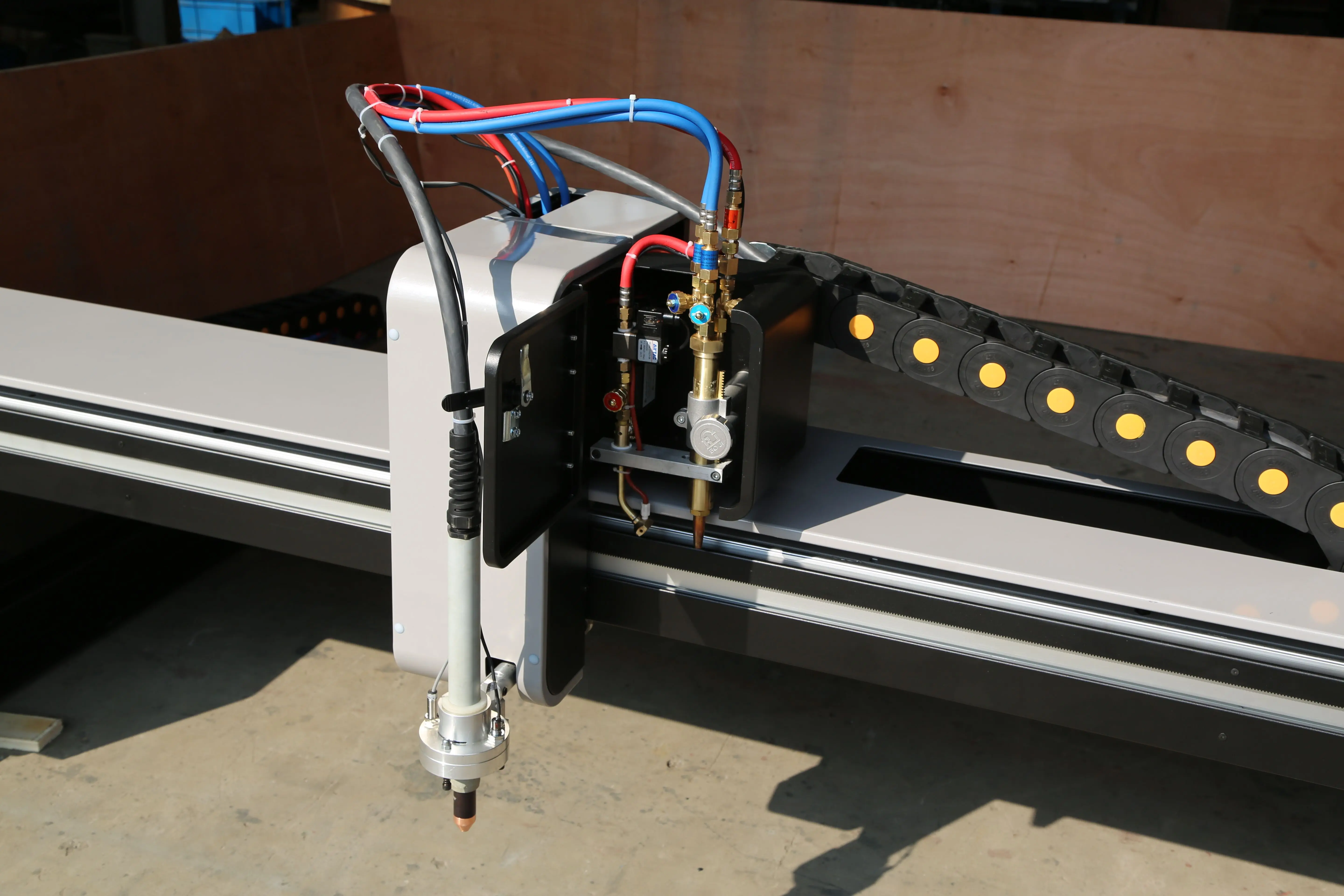 ZHAOZHAN Newest MINI KING Gantry Style or Table Style Cnc Plasma and Flame Cutting Machine