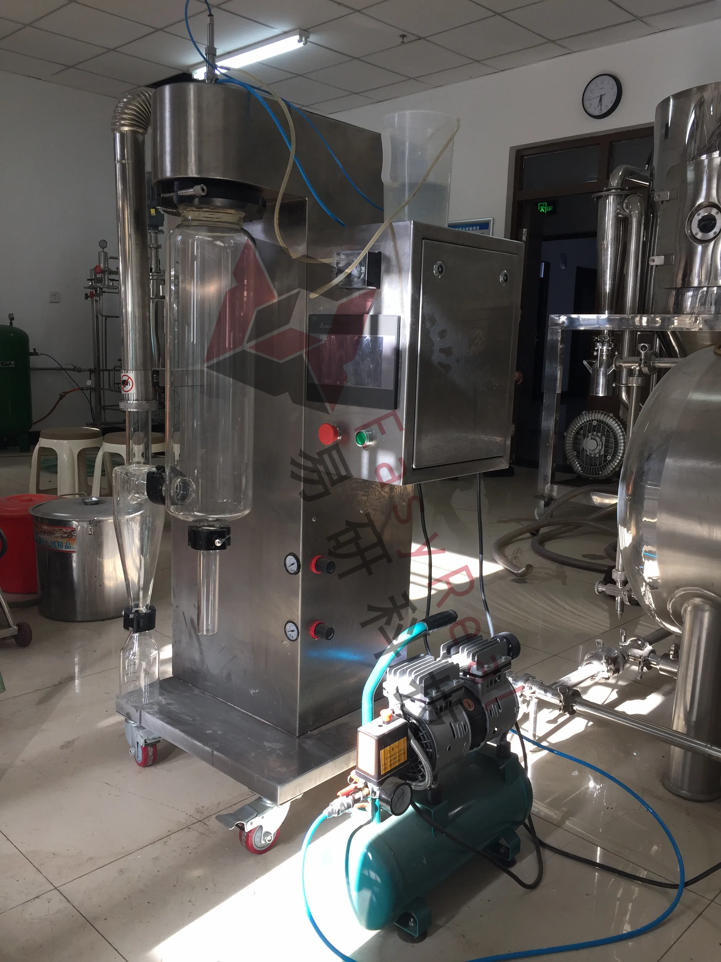 Компактная лабораторная Вращающаяся мини-распылительная сушилка для распыления, Емкость испарения 1500 мл в час