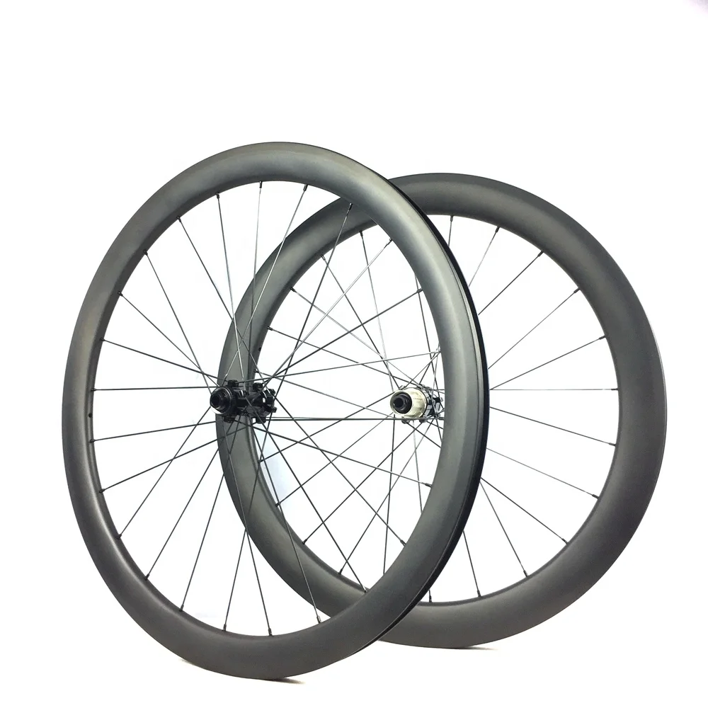 lightweight 700c wheelset