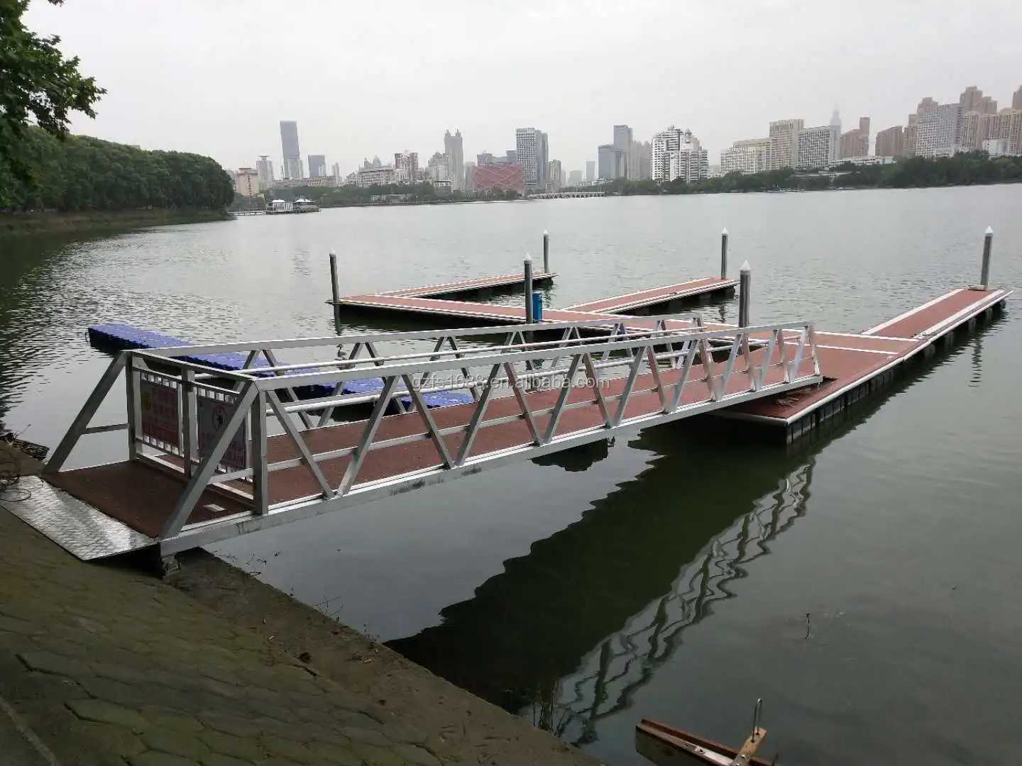 Pontoon Floating Dock Aluminum Gangway With Frp Decking - Buy Floating ...