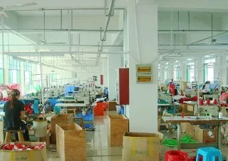 Yiwu Deqi Bag & Case Co., Ltd. 1