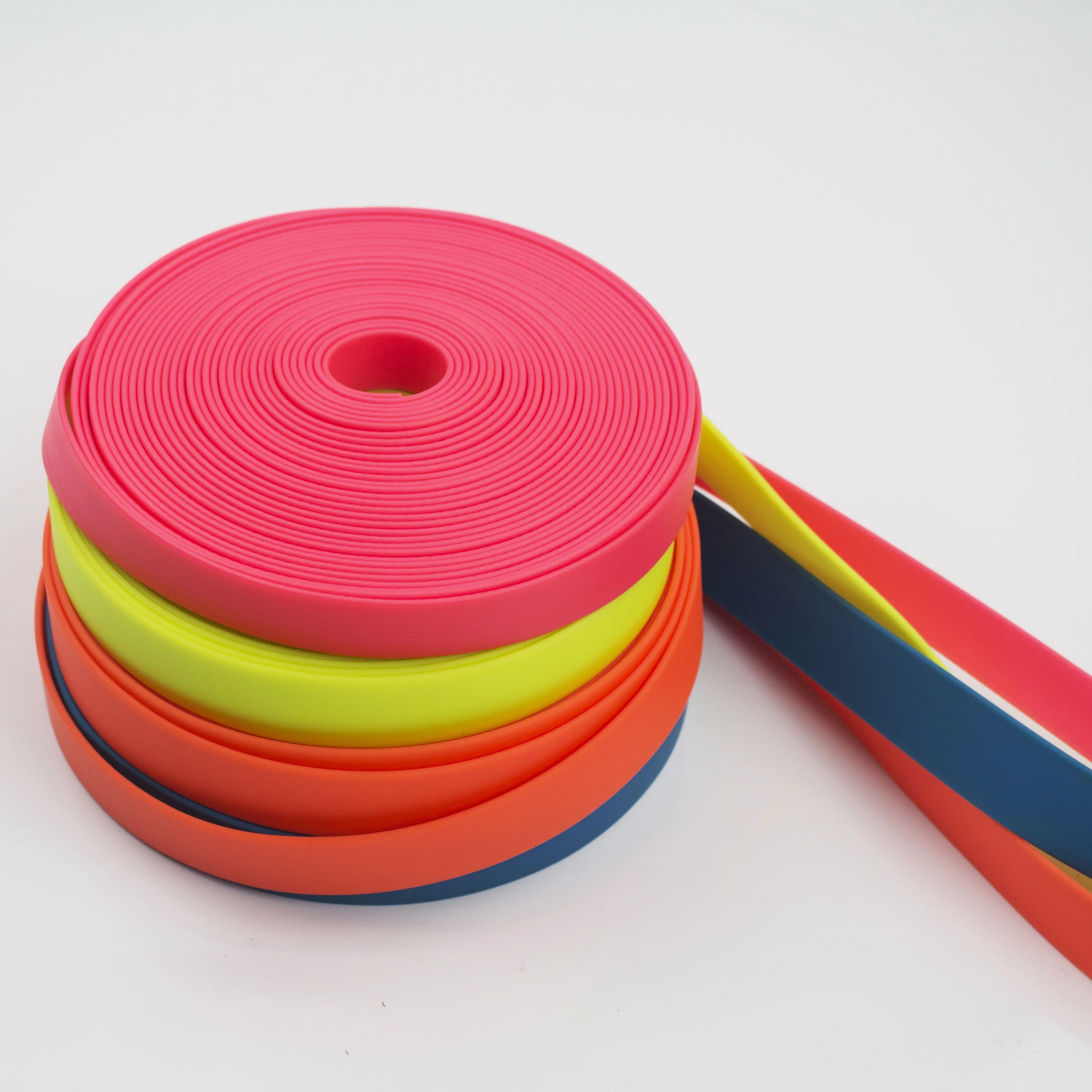 Wholesale Customized Striped PVC Coated Webbing Premium Dog Lead Leash & Nylon Dog Collar Leash Made from Polyester/Nylon