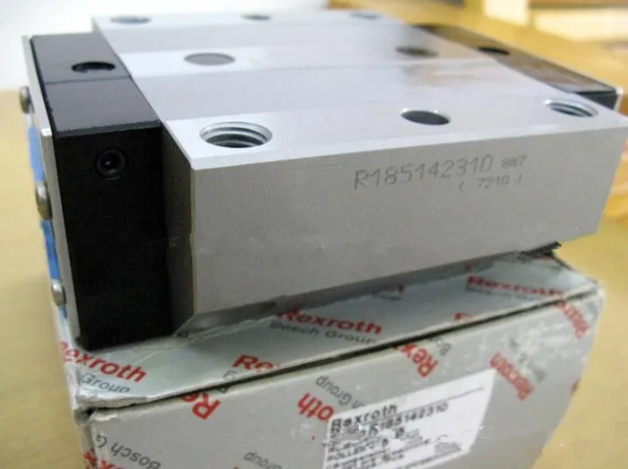 R185133110 Rexroth Runner Block R1851 331 10 Roller Block Linear Motion Rail Block Guideway