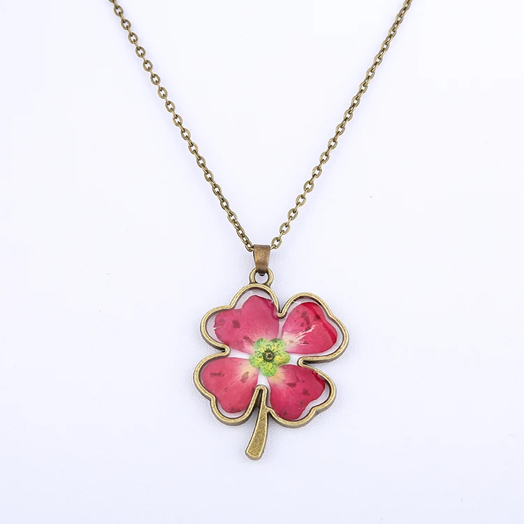 Dior Four Leaf Clover Flower necklace. Want!!!!  Clover jewelry, Fashion  jewelry wholesale, Jewelry trends