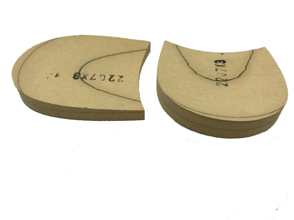 
 Материал высокой плотности для ремонта мужской обуви на деревянном каблуке  