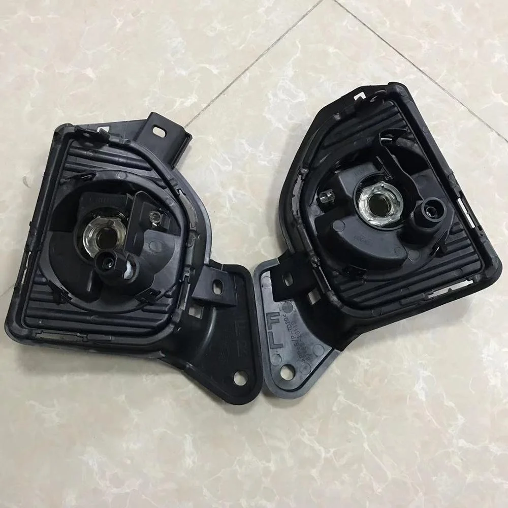 富士 200系 トヨタ ハイエース 3型 純正 フォグランプ フォグカバー