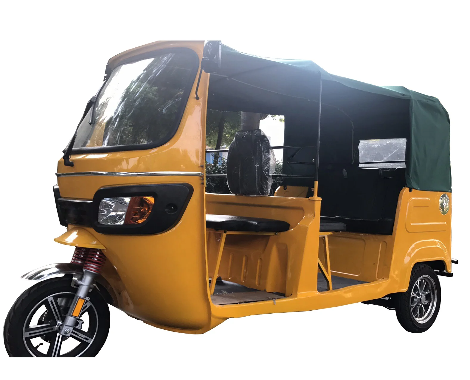 Трицикл пассажирский. Bajaj Tuk-Tuk. Баджадж трицикл. Тук тук Bajaj. Индийский трицикл Bajaj.