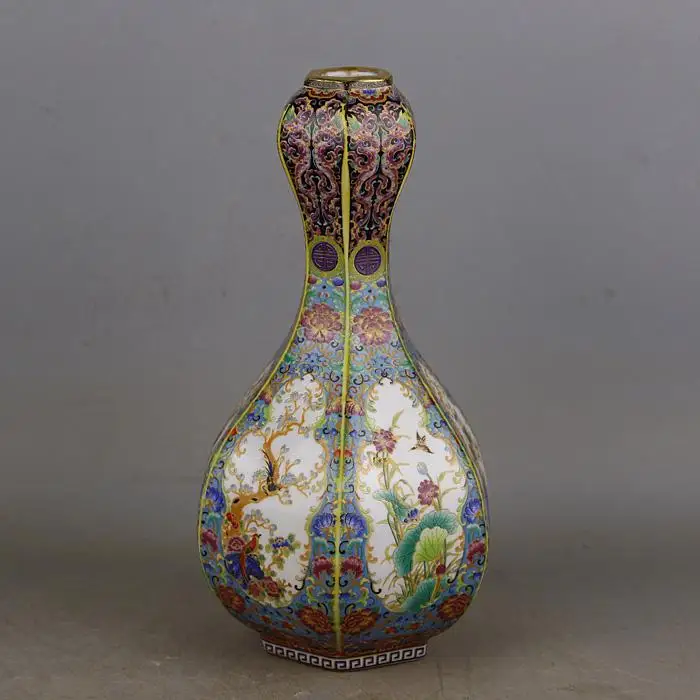 Elegant Chinese Qing Dynasty Color Enamel Painted Porcelain Ceramic Flower Vase for Collection