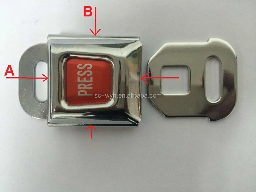 Металлическая пряжка ремня безопасности