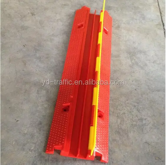 2025 высококачественный одноканальный кабельный пандус прочный отражающий резиновый скоростной
