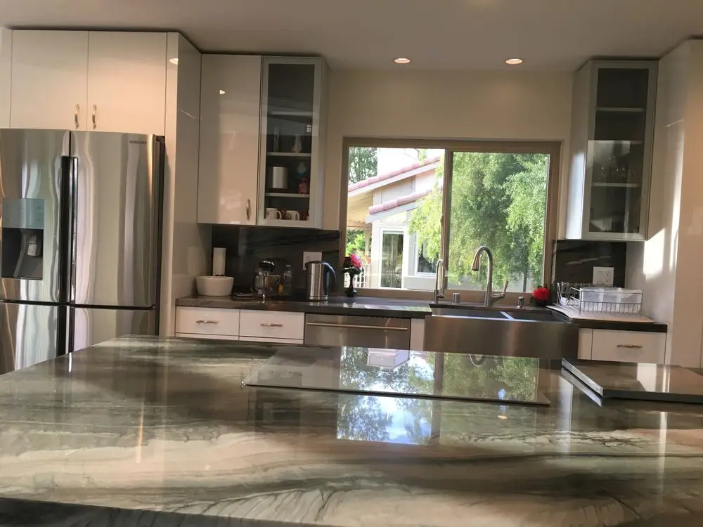 Brazil Galapagos Quartzite Slab  Luxury Green Granite Slab Tile for Table Top