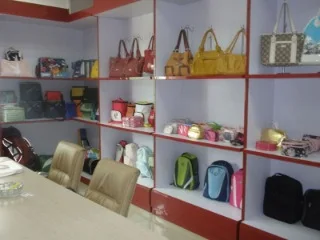 Yiwu Deqi Bag & Case Co., Ltd. 3