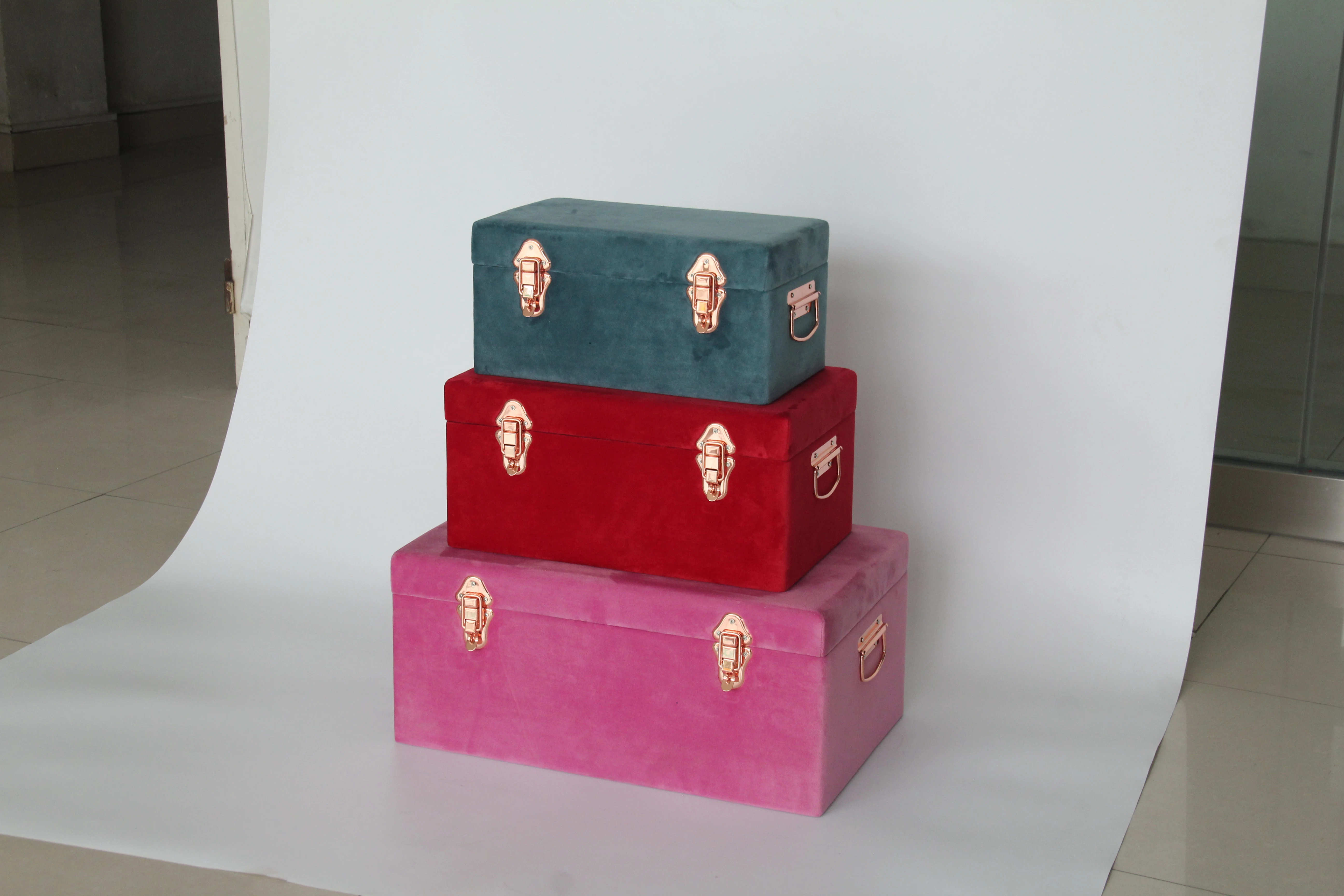 Set of 3 Velvet Trunk Box with Gold Accessories