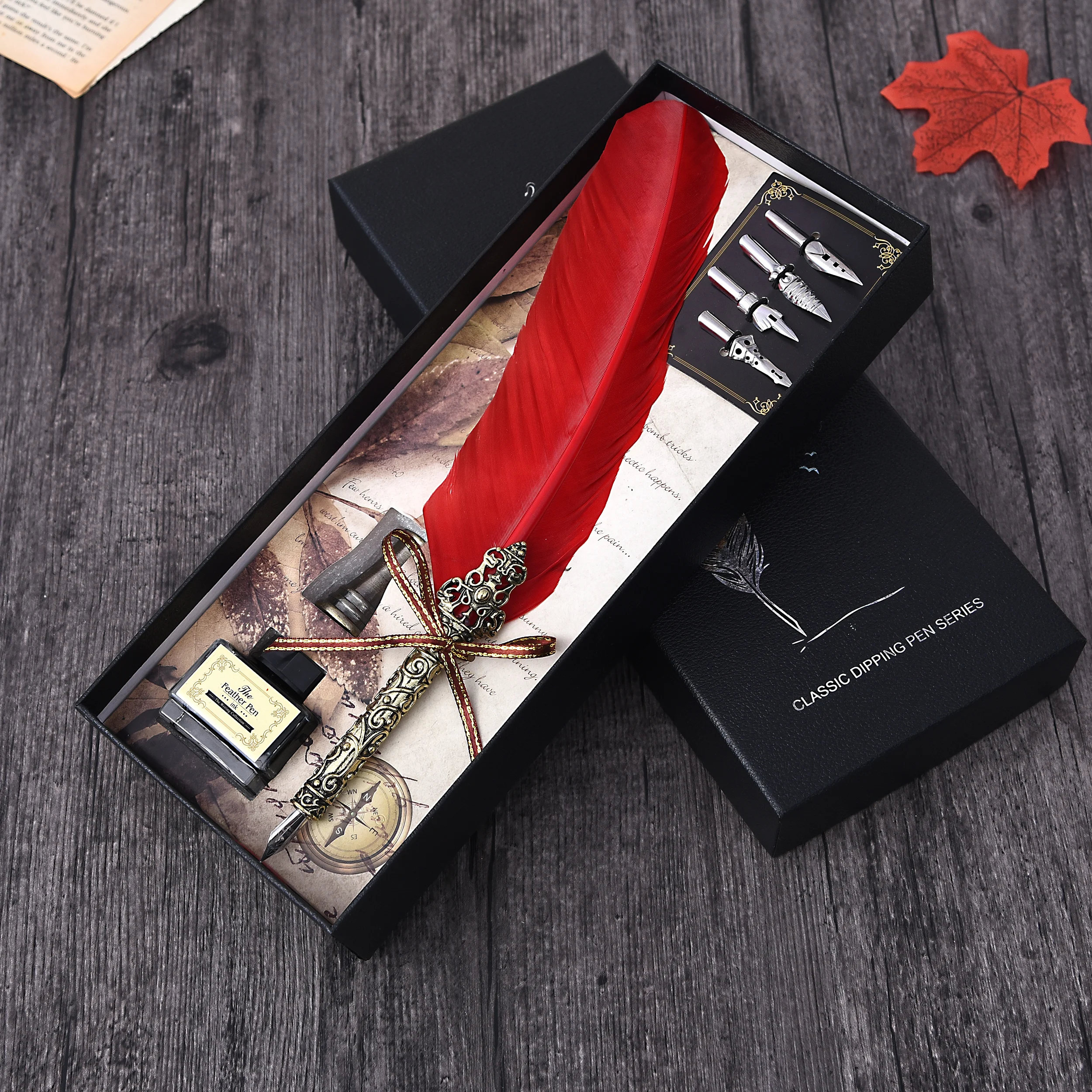 3d古捲軸與羽毛羽毛筆在歷史寫作風格上以透明背景, 捲動, 羽毛笔, 古代文字PNG去背圖片素材免費下載，免摳圖設計圖案下載-, image size:2500x2500