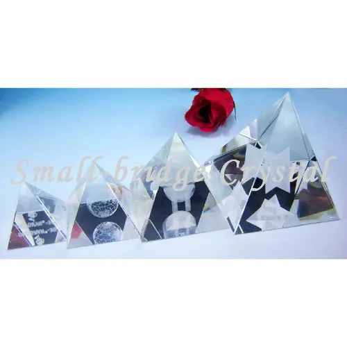 Pyramides laser 3D en cristal, porte-cartes de visite