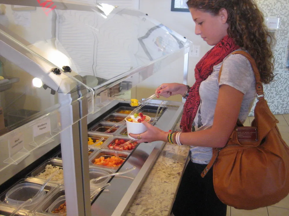 Refrigerator for Topping Display Cabinet Ice Cream Topping to Mix Frozen Yogurt