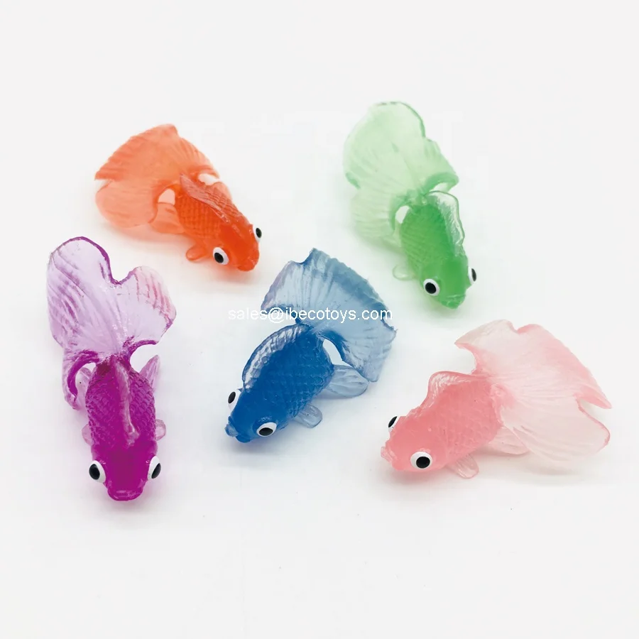 Купить игрушку рыбки. Пластмассовая рыбка игрушка. Игрушечная рыбка пластиковая. Силиконовые рыбки игрушки. Игрушечные пластмассовые рыбки.