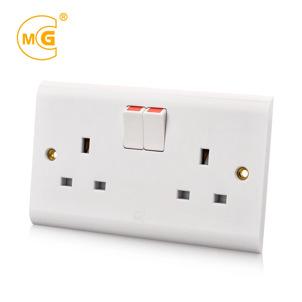 
Британская стандартная двойная электрическая настенная розетка 