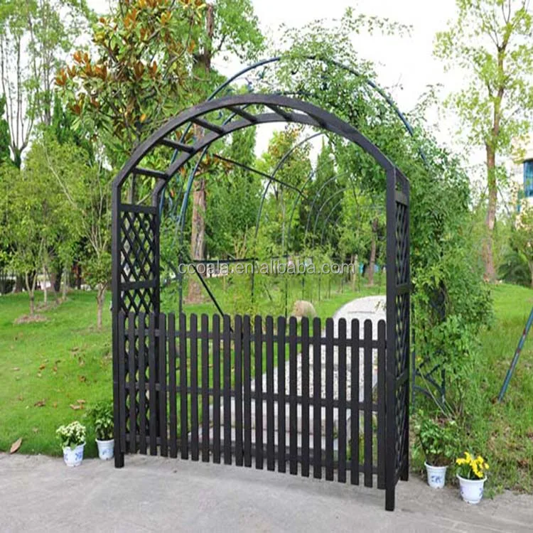Arco da giardino con cancello in ferro