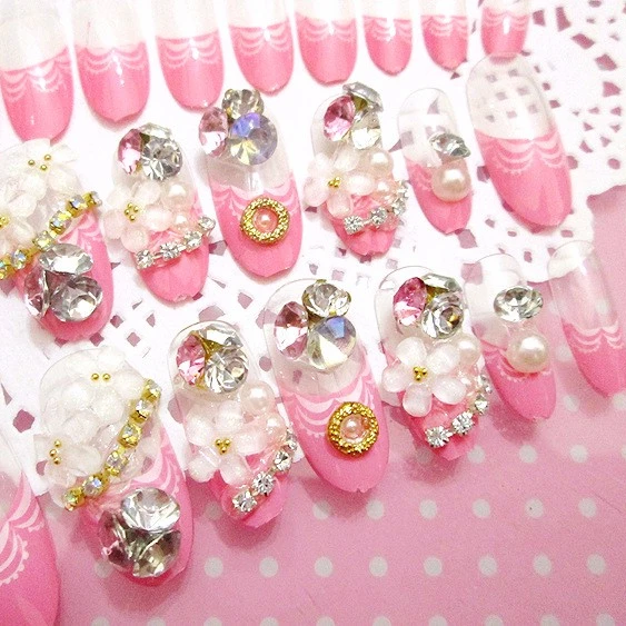 Fashionable Unique Design Long Artificial Fake Nails White Decorated Artificial Fake Nails
