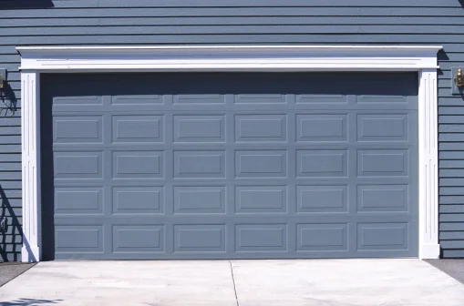 LS004334_47-garage-door