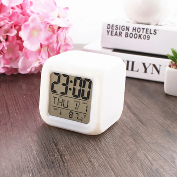 Мигающая хип-хоп Цвет меняющийся цифровой светодиодные часы с будильником, цифровые часы-будильник с 7 видов цветов