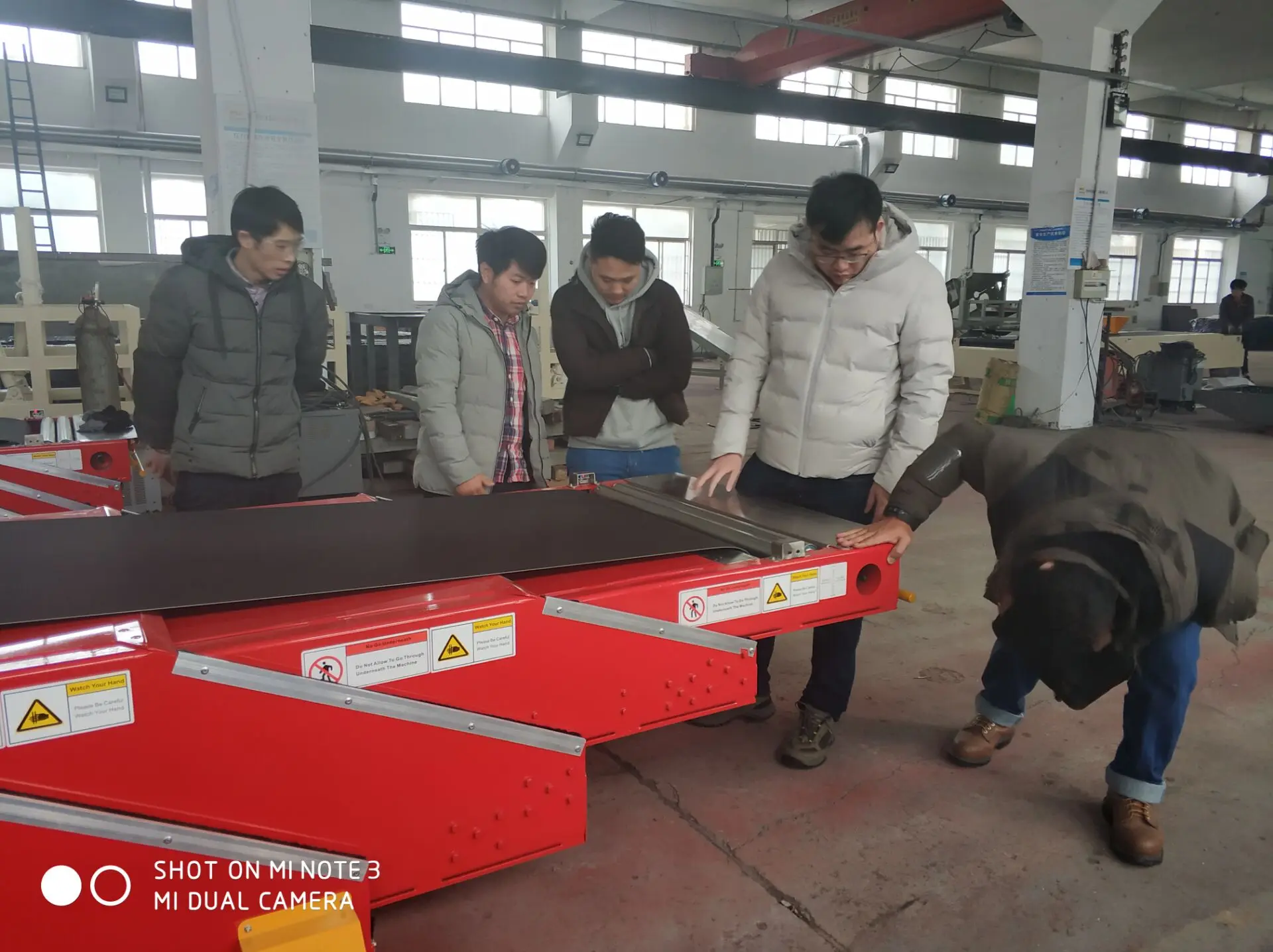 Automatic telescopic conveyors with articulating conveyors for cartons/boxes/cases/bags transporting