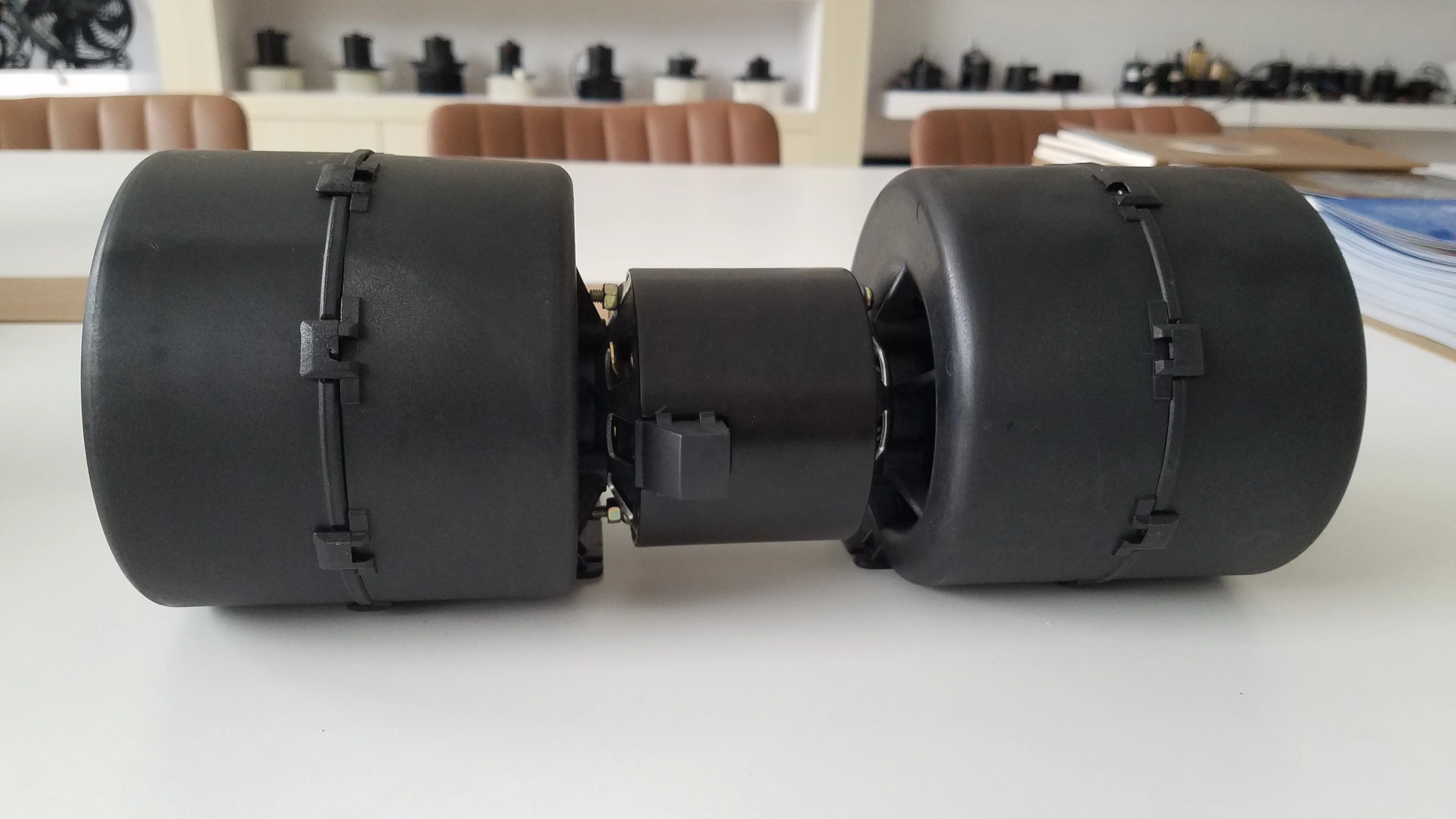 Linrui ZHF-272 12V/24V Bus Plastic Double Wheel Cooling Evaporator Blower 12V&evaporate air Conditioner