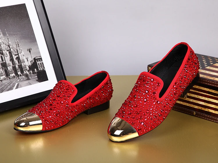 Zapatos de lujo para hombre, zapatillas de suela roja, con remaches, cuero  bajo, zapatillas informales que combinan con todo, novedad de 2023 -  AliExpress