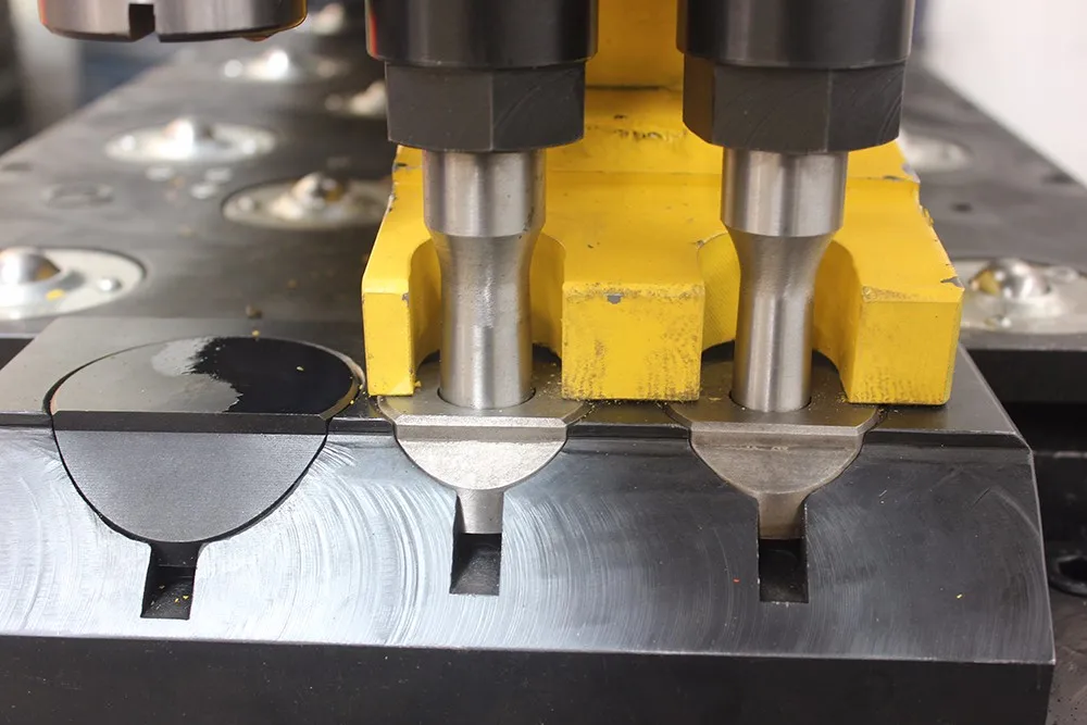 Automatic CNC Turret Punching Machine for Steel Tower Servo Motor