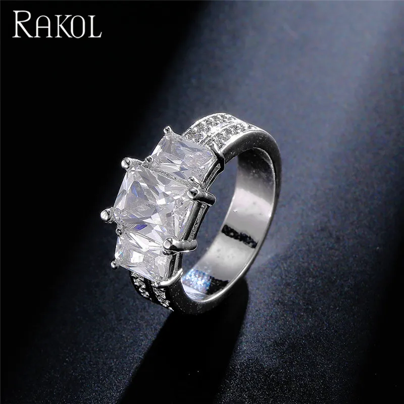 diamond stone engagement ring