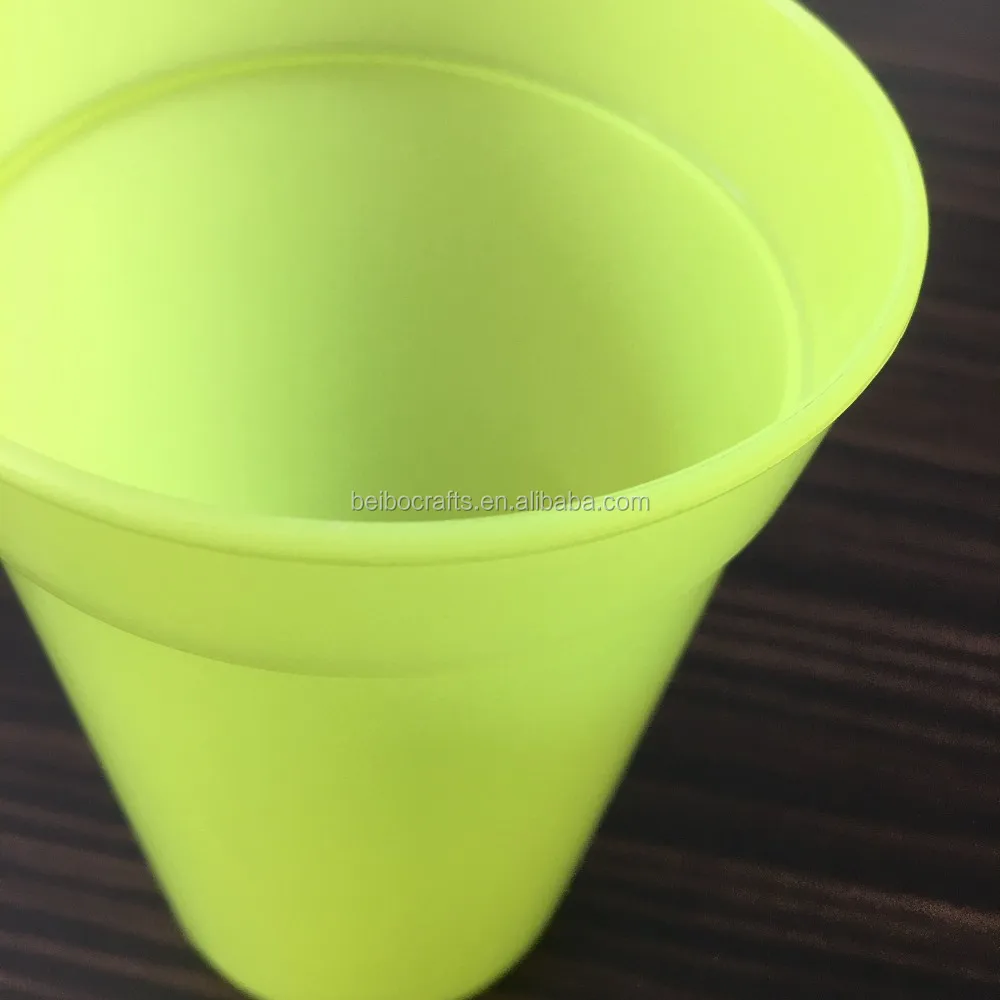 Factory Custom New Product Luminous Plastic Cup Glow in Dark Cup