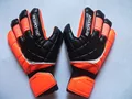 2015 Top Latex Bola De Futebol Gloves Football With Fingerstall Professional Game Soccer Goalkeeper Gloves Guantes