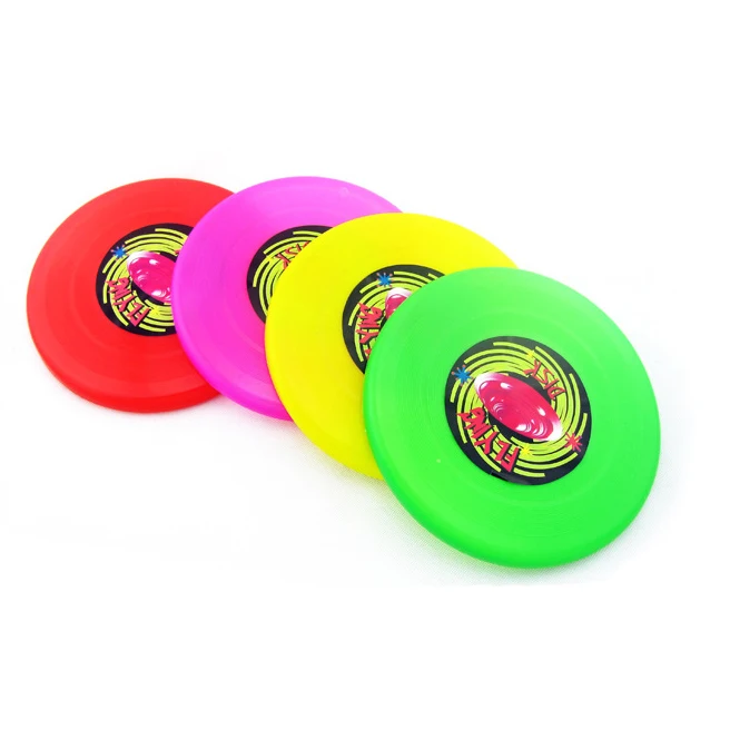 Спортивная тарелка или диск. Игрушки Frisbee. Пластиковая летающая тарелка. Резиновая летающая тарелка для детей. Пластиковая летающая тарелка детская игрушка.