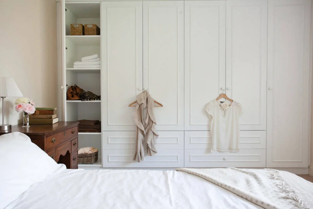Simpel Design Clothes Storage Cabinet with Drawer Shoe Racks No Door Wardrobe Solid Wood Almirah Godrej